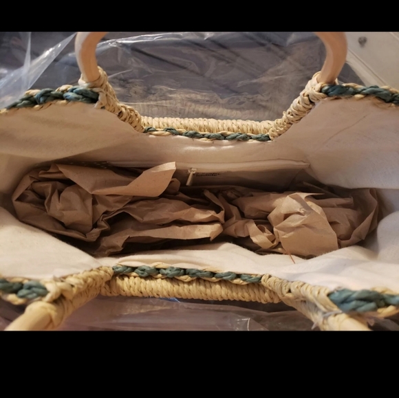 BNWT Billabong "The Salty Blonde" Beach Tote. Sold out in stores!! - Picture 3 of 4